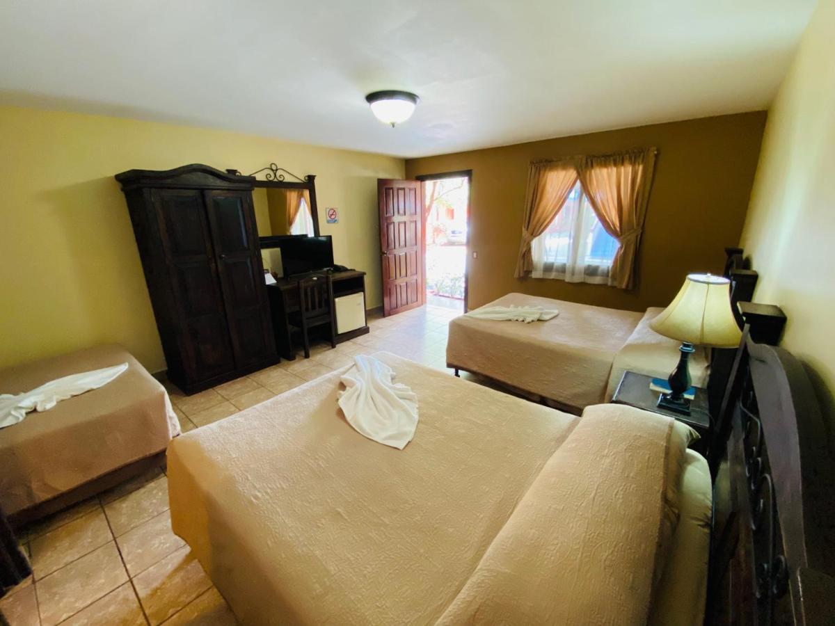 Hotel Puerto Libre Puerto Barrios Eksteriør billede