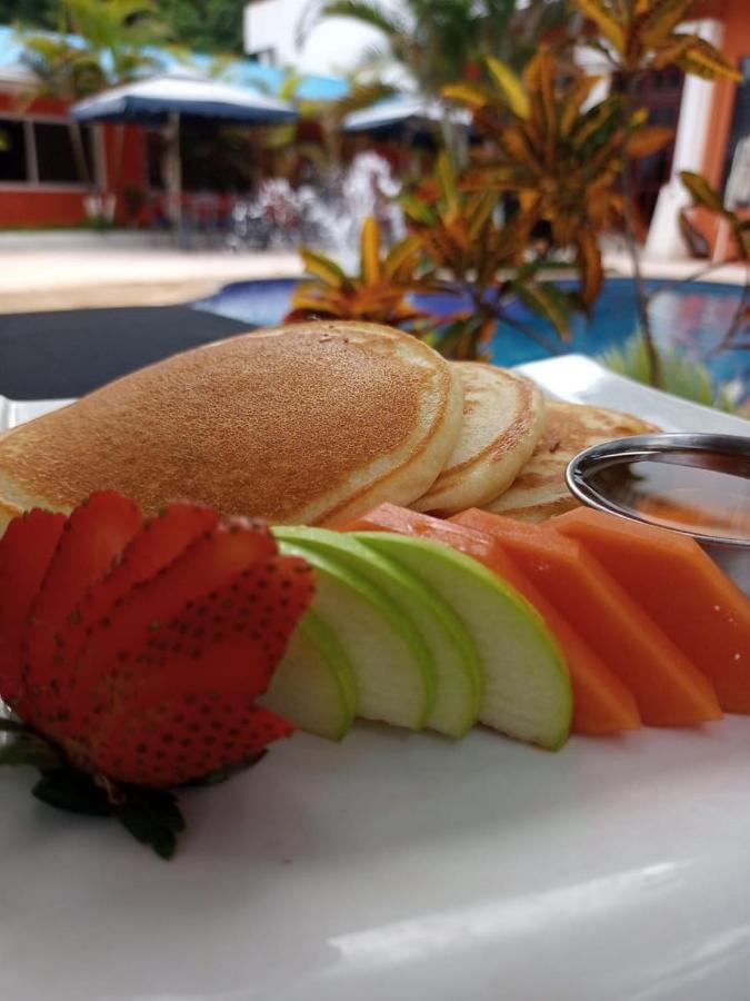 Hotel Puerto Libre Puerto Barrios Eksteriør billede
