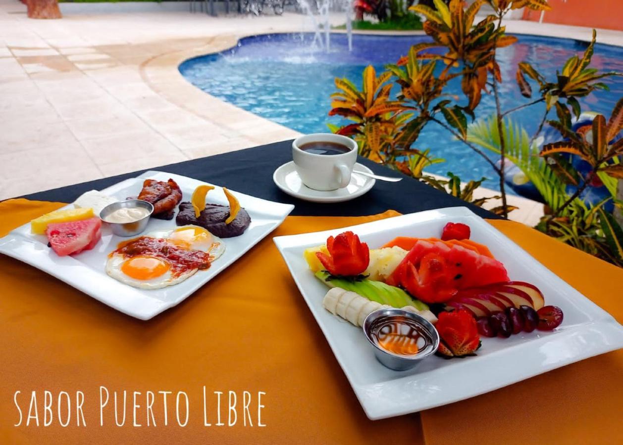 Hotel Puerto Libre Puerto Barrios Eksteriør billede
