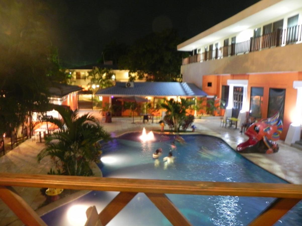 Hotel Puerto Libre Puerto Barrios Eksteriør billede