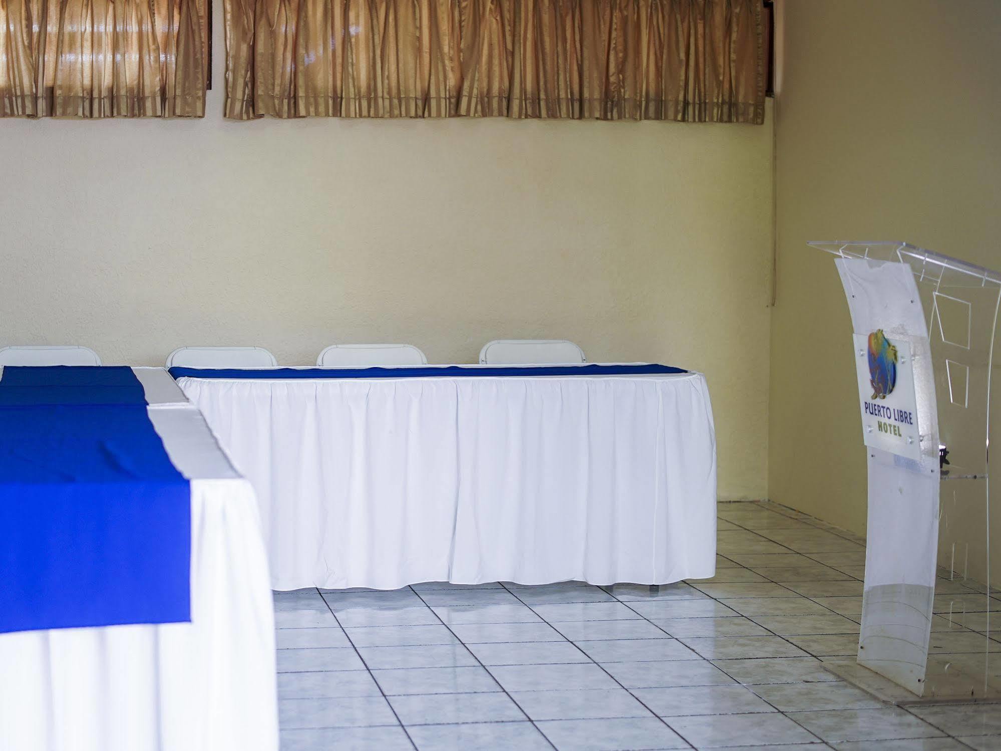 Hotel Puerto Libre Puerto Barrios Eksteriør billede